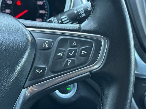 Used 2024 Chevrolet Equinox LT image 38