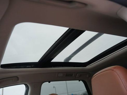 Used 2022 Nissan Pathfinder Platinum image 16