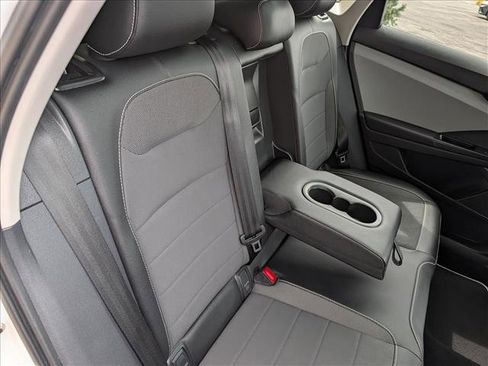 Used 2023 Volkswagen Taos SE w/ Panoramic Sunroof Package AWD/4WD image 17