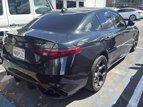Used 2018 Alfa Romeo Giulia Quadrifoglio w/ Driver Assist Dynamic Package image 4