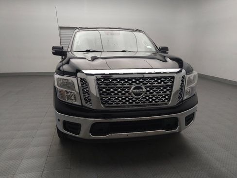 Used 2018 Nissan Titan SV w/ SV Convenience Package image 14