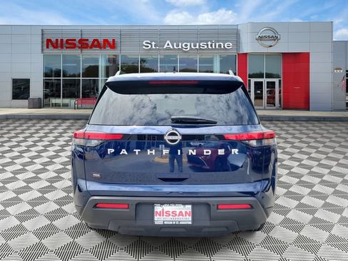 Certified 2025 Nissan Pathfinder SV FWD image 3