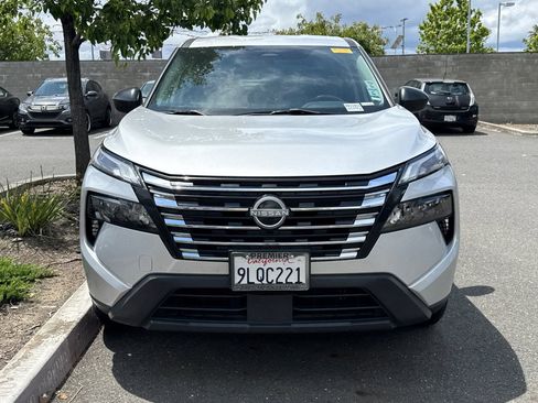 Certified 2024 Nissan Rogue S FWD image 3