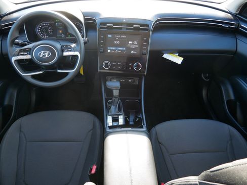 Used 2023 Hyundai Tucson SE image 10