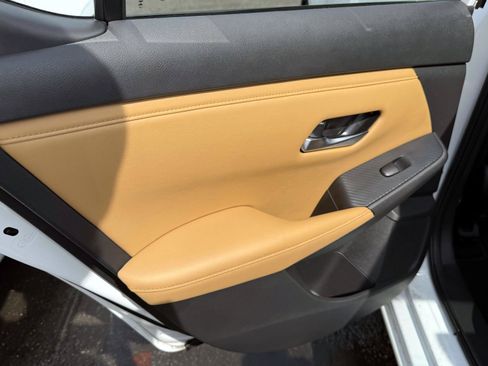 Used 2023 Nissan Sentra SV w/ SV Premium Package FWD image 10