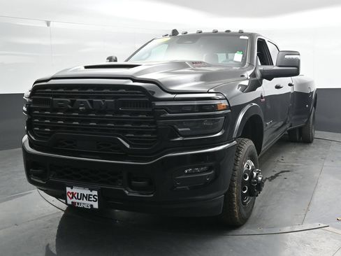 New 2026 RAM 3500 Limited AWD/4WD image 10