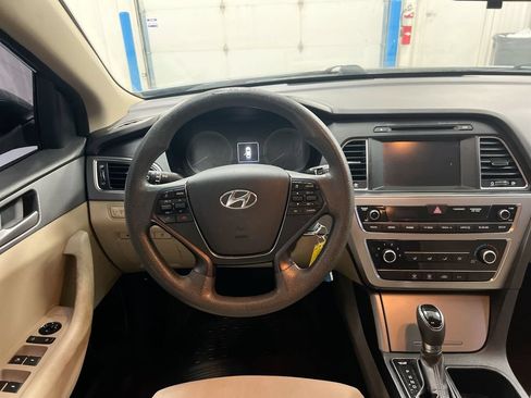 Used 2016 Hyundai Sonata SE FWD image 11