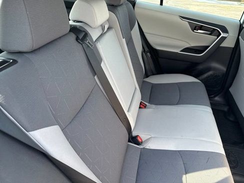 Used 2023 Toyota RAV4 XLE w/ Convenience Package FWD image 18