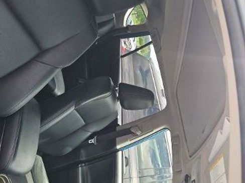 Used 2018 Toyota RAV4 Limited AWD/4WD image 36