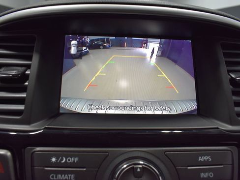 Used 2020 Nissan Pathfinder S AWD/4WD image 23