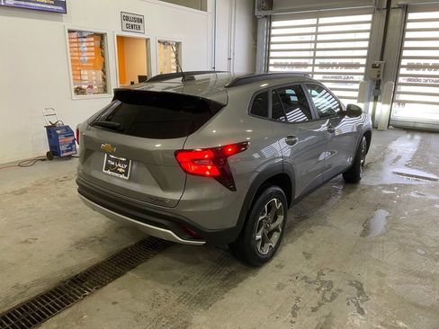 New 2026 Chevrolet Trax LT w/ LT Convenience Package image 7