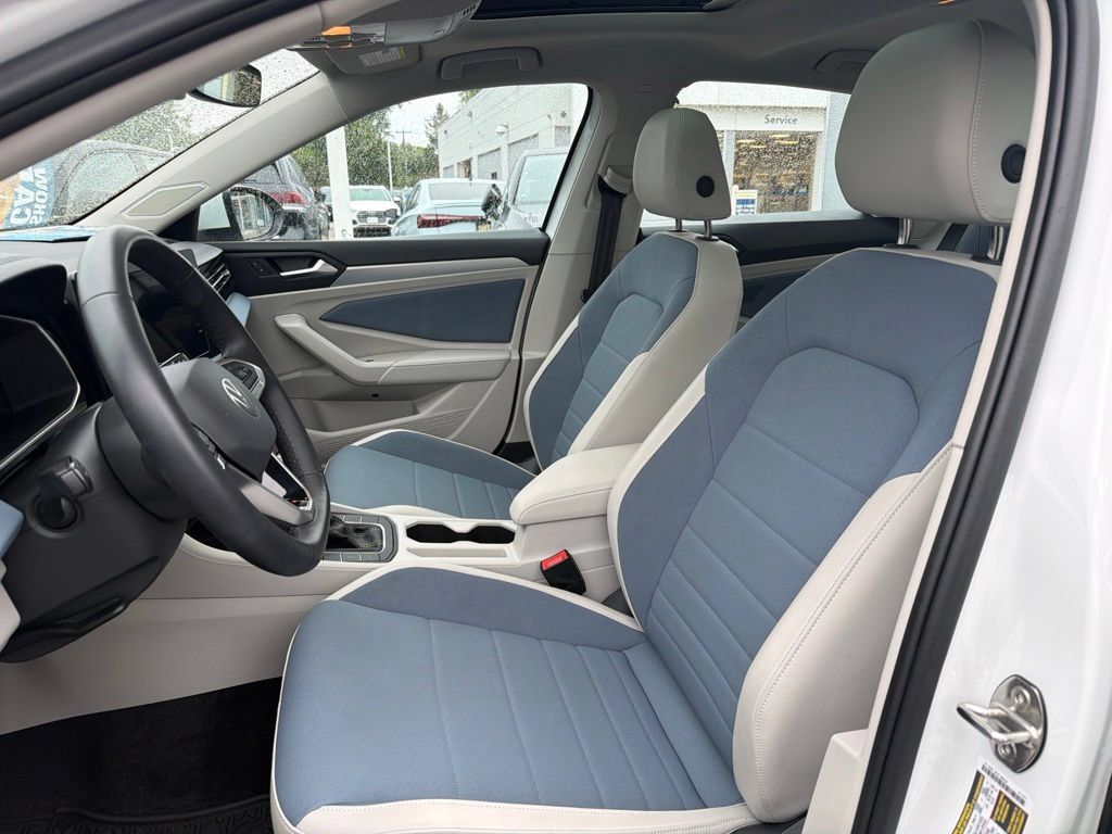 Certified 2026 Volkswagen Jetta SE FWD image 11