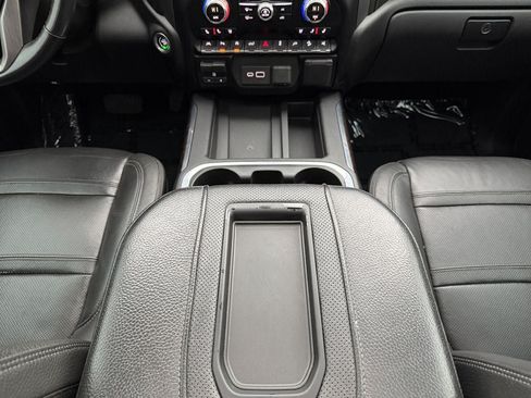Used 2019 GMC Sierra 1500 Denali w/ Denali Ultimate Package AWD/4WD image 12