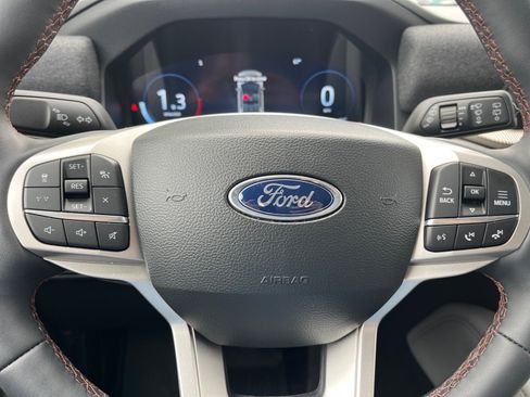 Used 2025 Ford Explorer Active w/ Active Comfort Package AWD/4WD image 14