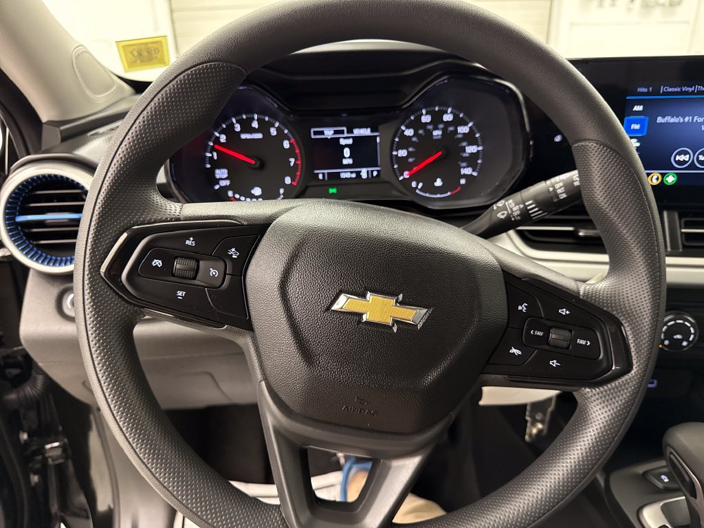 Used 2025 Chevrolet Trax LS FWD image 15
