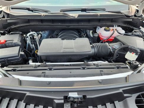 New 2025 Chevrolet Suburban Premier image 29