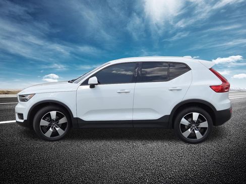 Used 2020 Volvo XC40 T4 Momentum w/ Protection Package Premier FWD image 14