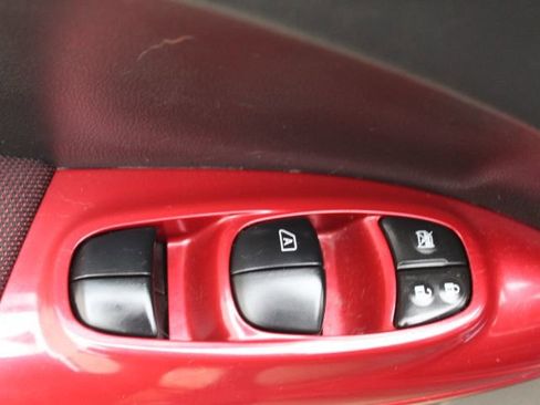 Used 2015 Nissan Juke SL image 14