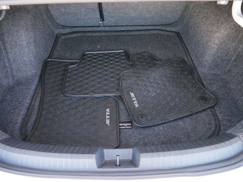 Certified 2023 Volkswagen Jetta SE image 18