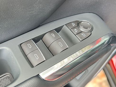 Certified 2026 Chevrolet Traverse RS FWD image 19