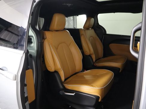 Used 2022 Chrysler Pacifica Pinnacle image 23