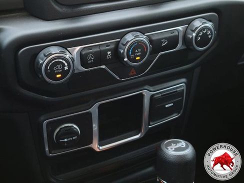 Used 2018 Jeep Wrangler Unlimited Sport AWD/4WD image 24
