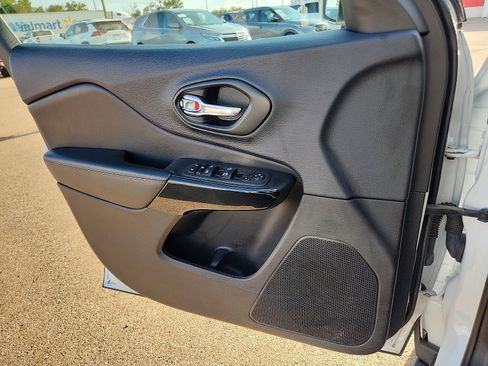 Used 2023 Jeep Cherokee Altitude Lux image 11