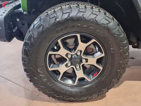 Used 2019 Jeep Wrangler Unlimited Rubicon AWD/4WD image 8