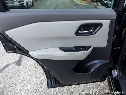 Used 2024 Nissan Rogue SV FWD image 21