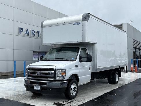 New 2027 Ford E-450 and Econoline 450 Super Duty w/ Power Equipment Group RWD image 7