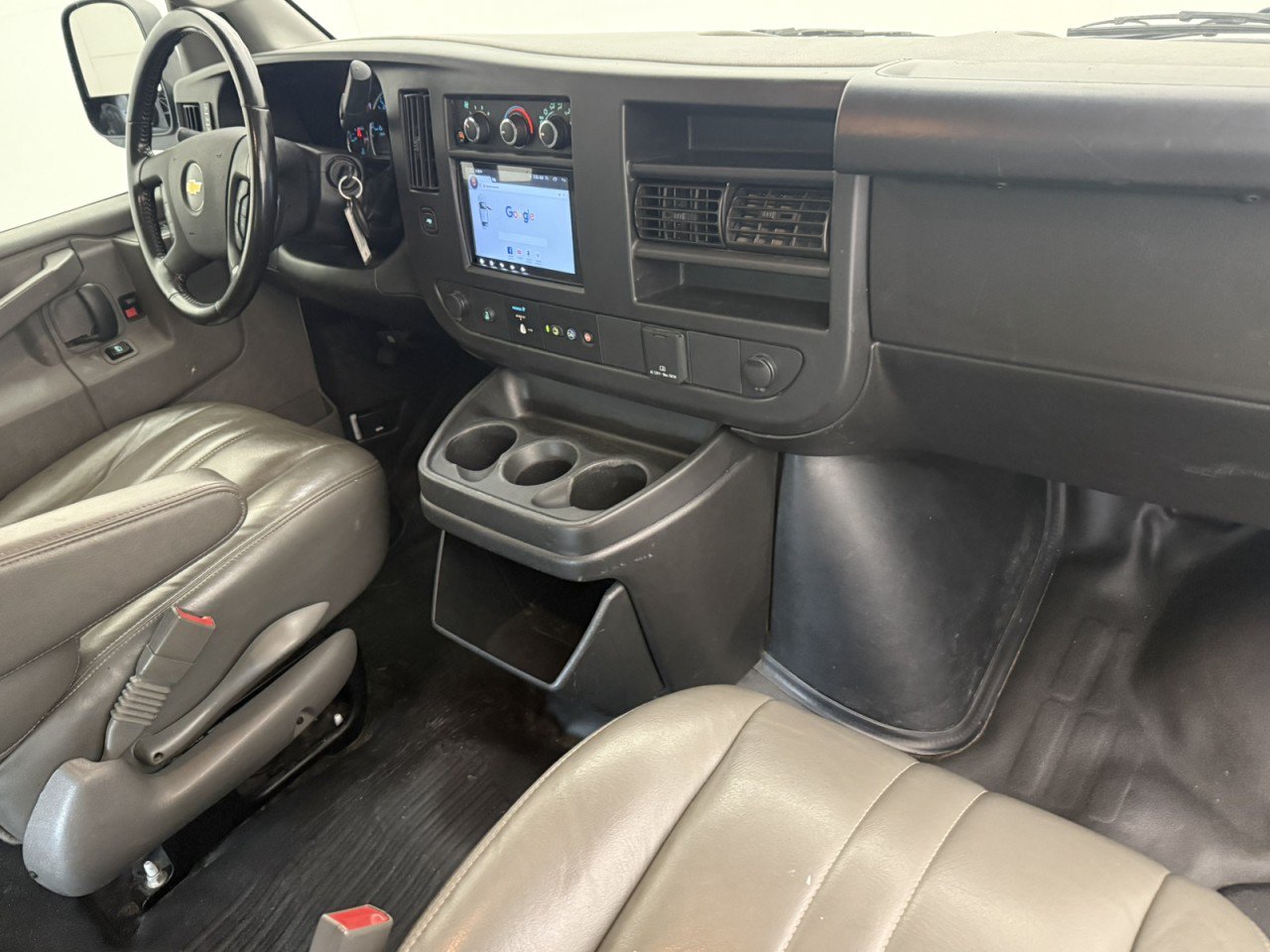 Used 2022 Chevrolet Express 2500 Extended w/ Driver Convenience Package RWD image 11