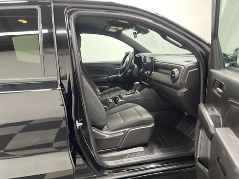 Used 2023 Chevrolet Colorado W/T RWD image 25