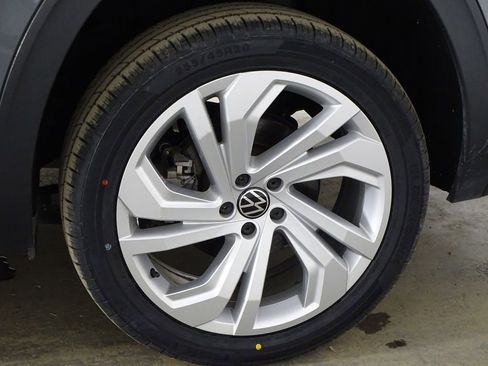 Used 2022 Volkswagen Atlas SE image 48