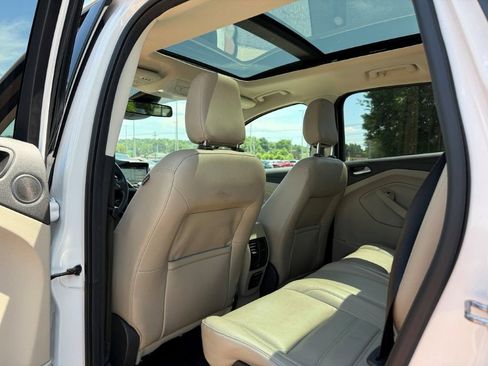 Used 2019 Ford Escape Titanium FWD image 16