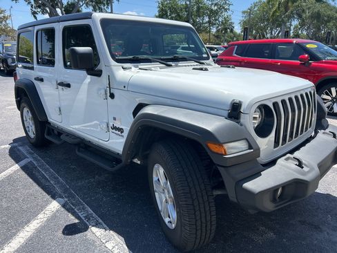 Used 2022 Jeep Wrangler Unlimited Sport image 10