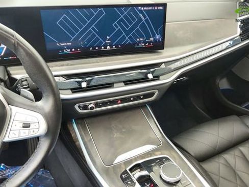 Used 2025 BMW X7 xDrive40i AWD/4WD image 47