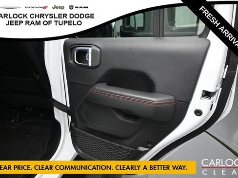 Used 2024 Jeep Wrangler Unlimited Rubicon AWD/4WD image 32