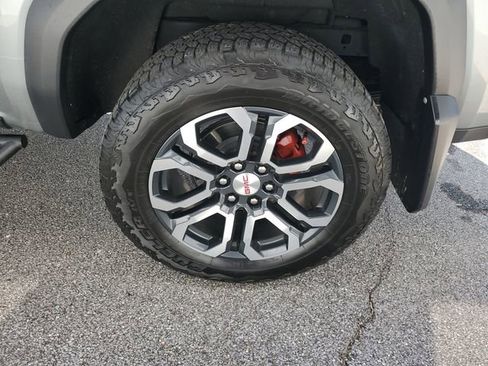 Used 2024 GMC Canyon AT4 w/ AT4 Premium Package image 33