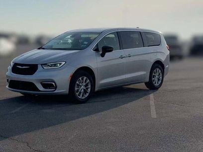 New 2026 Chrysler Pacifica Limited