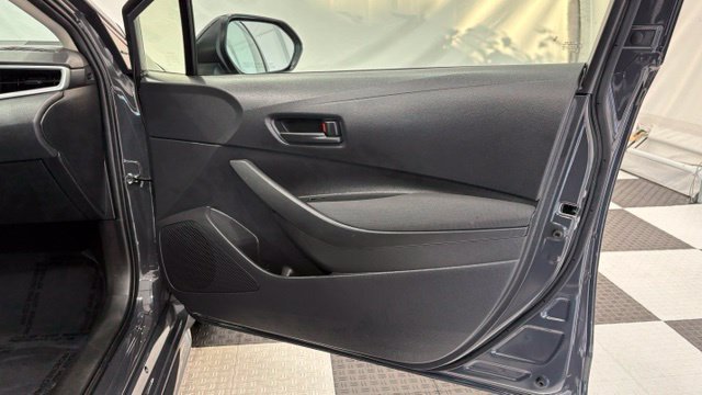 Used 2025 Toyota Corolla LE FWD image 21