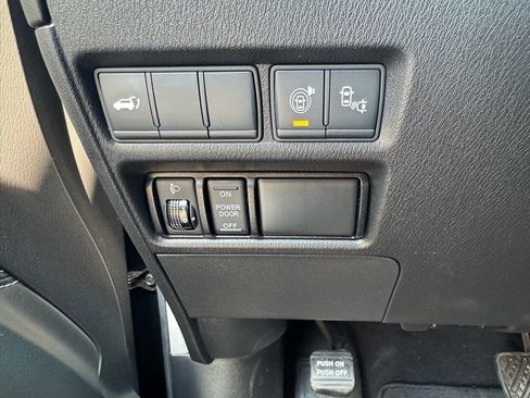 Used 2017 Nissan Armada Platinum image 25