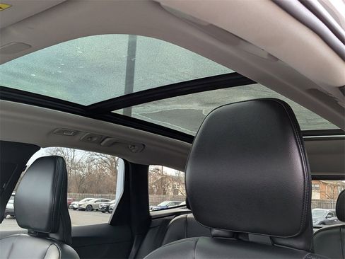 Used 2025 Volvo XC60 B5 Core image 12