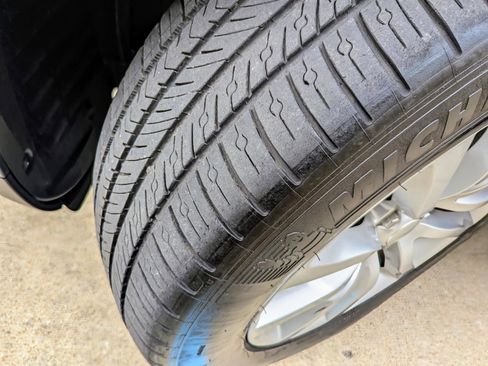 Used 2015 Land Rover Range Rover Sport HSE image 17