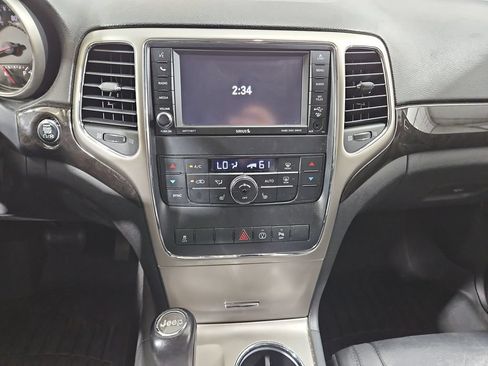 Used 2013 Jeep Grand Cherokee Laredo AWD/4WD image 19