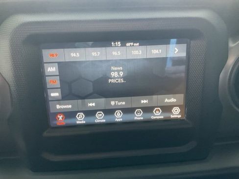 Used 2023 Jeep Gladiator Willys image 14