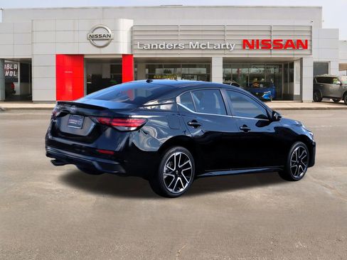 Used 2025 Nissan Sentra SR image 3