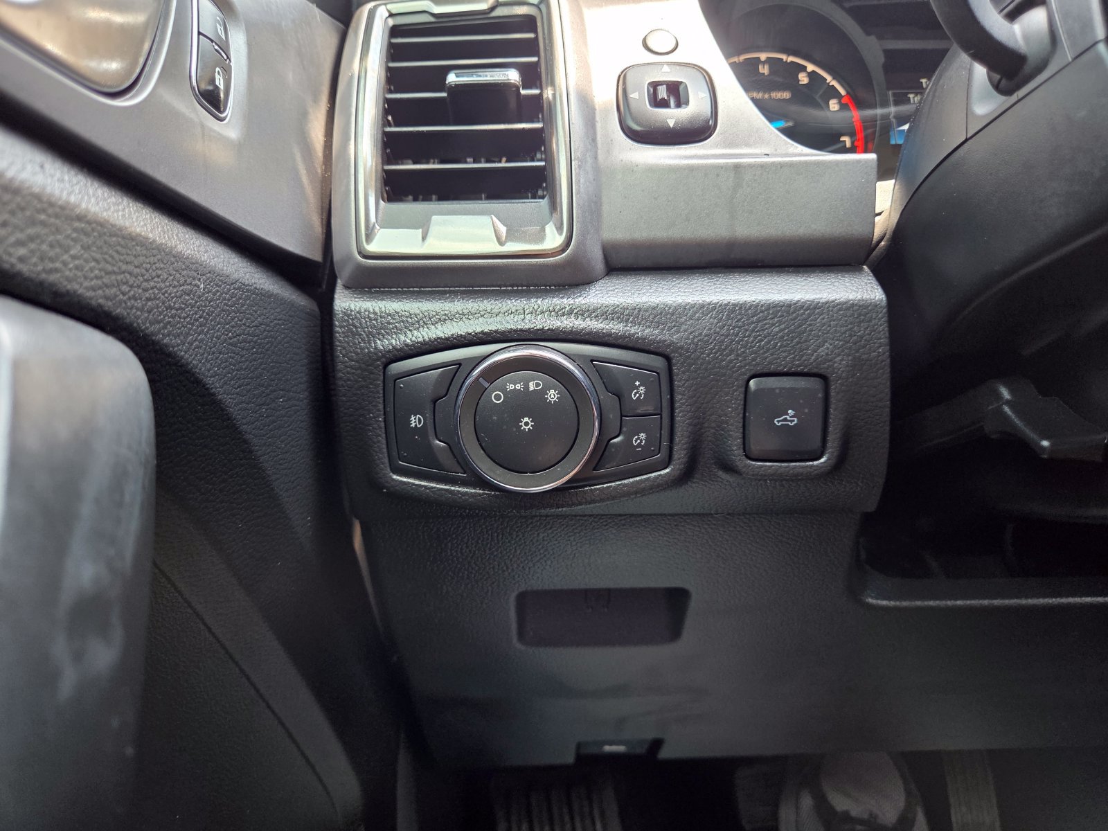 Used 2022 Ford Ranger XLT w/ Equipment Group 301A Mid RWD image 42