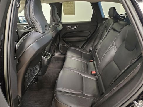 Used 2022 Volvo XC60 B5 Inscription w/ Advanced Package image 10