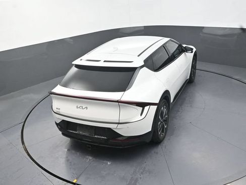 Used 2023 Kia EV6 Wind w/ Wind Technology Package AWD/4WD image 18