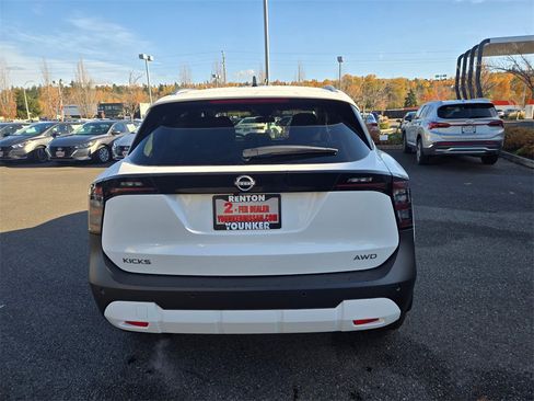 New 2026 Nissan Kicks SV w/ SV Premium Package image 6